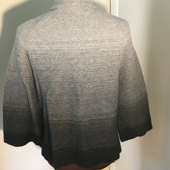 EUC Jones NY signature button cape w/sleeves - Picture 4 of 6